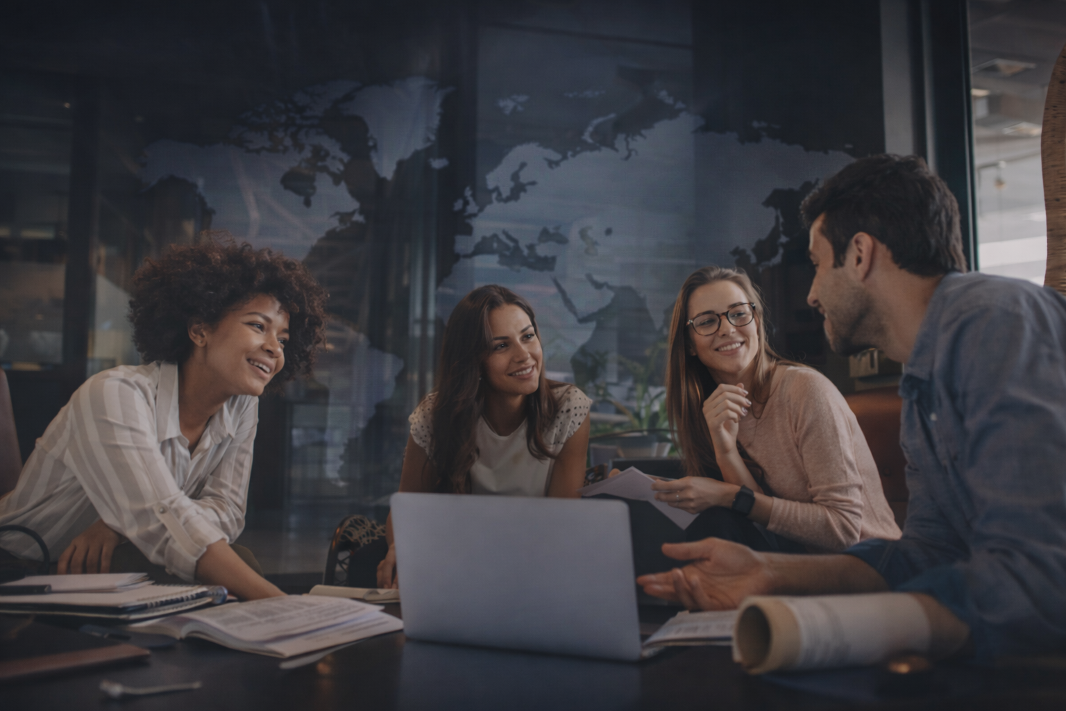 İRİM tercüme ve danışmanlık hizmetleri arka plan görseli