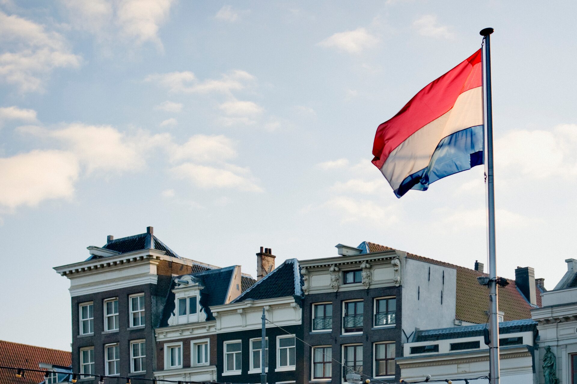 Hollanda eş ve partner üzerinden aile birleşimi başvurusu